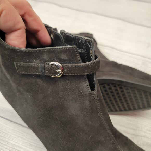 Aerosoles Black Suede Heeled Bootie, Side Zip, 3" Heel, Size 8 - Picture 10 of 16